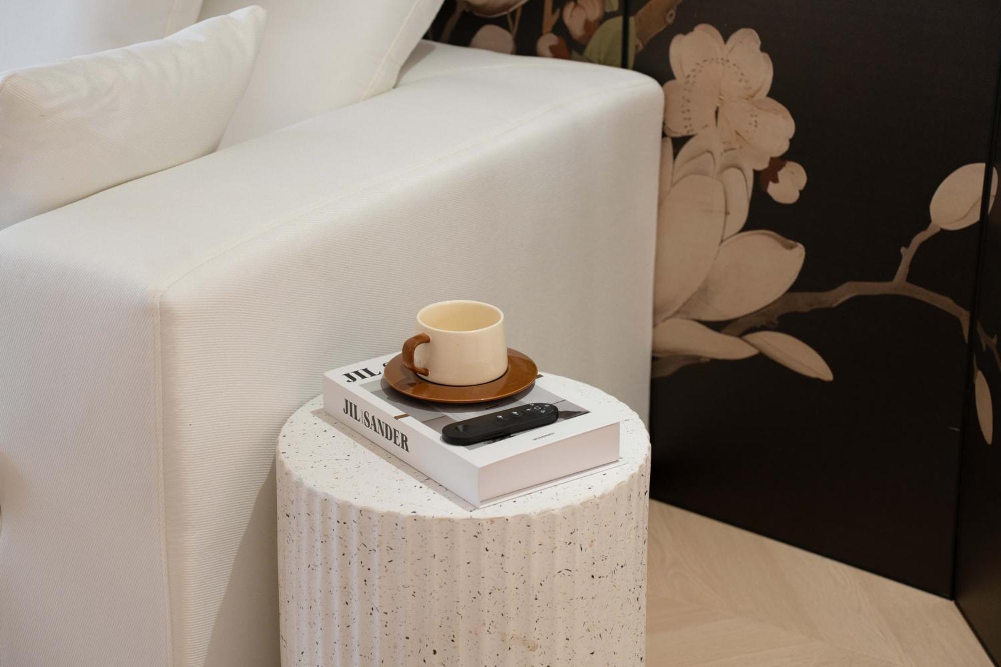 Moli B&b-right On Nanjing East Road The Bund 2-bedrooms With Elevator Ment Near The Subway Shanghai