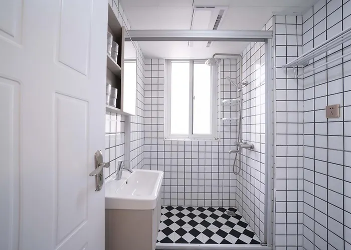 Moli B&B-Right On Nanjing East Road The Bund 2-Bedrooms With Elevator Apart Ment Near The Subway