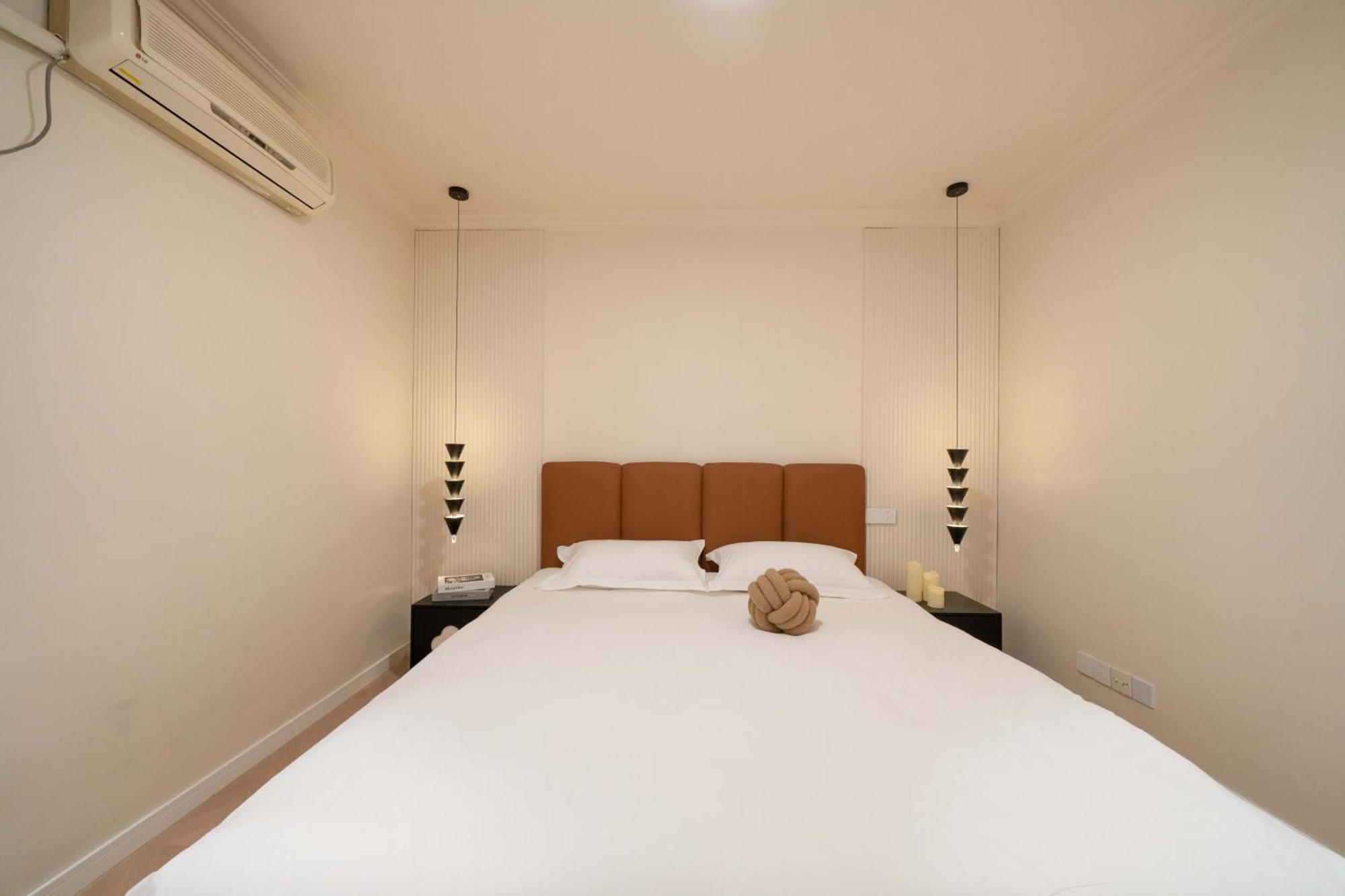 Moli B&b-right On Nanjing East Road The Bund 2-bedrooms With Elevator Ment Near The Subway Apartment Shanghai