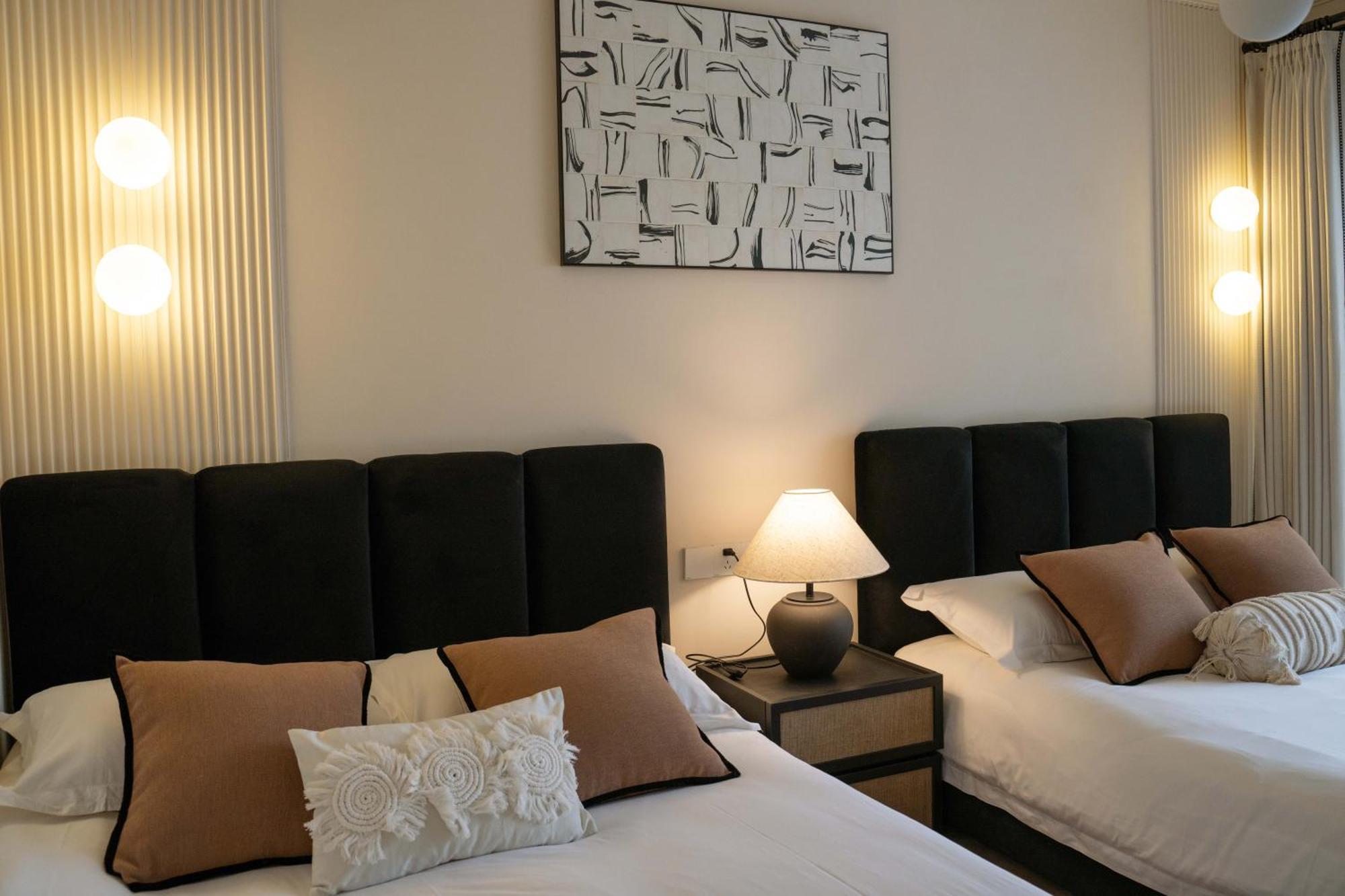 Apartment Moli B&b-right On Nanjing East Road The Bund 2-bedrooms With Elevator Ment Near The Subway *
