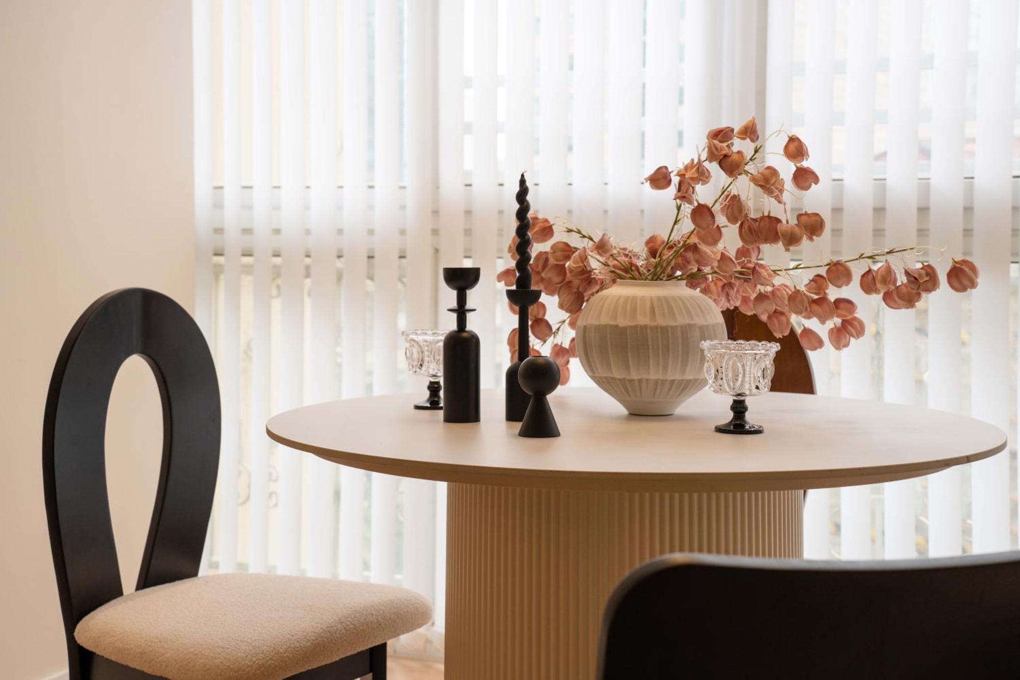 Moli B&b-right On Nanjing East Road The Bund 2-bedrooms With Elevator Ment Near The Subway