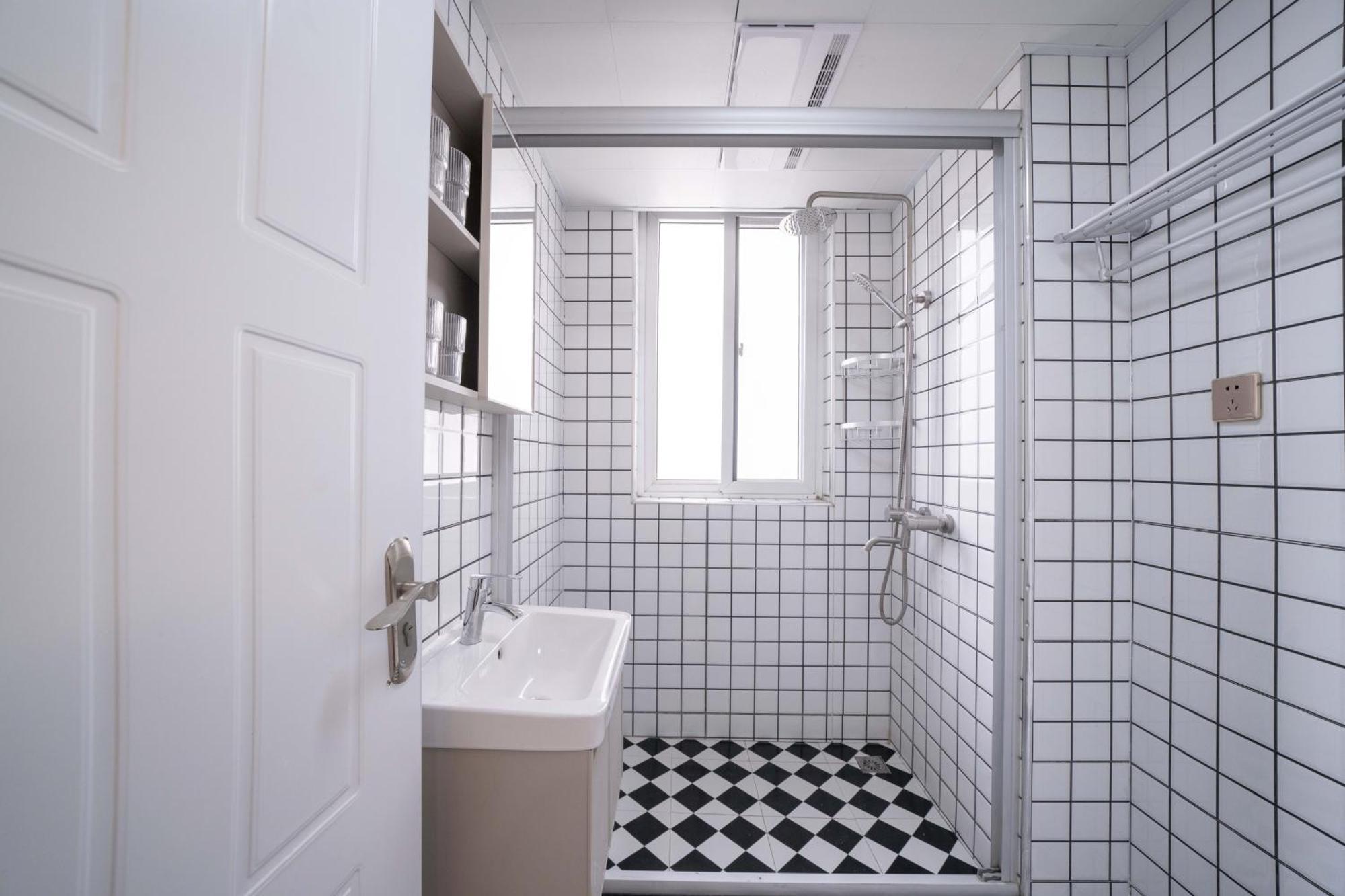 Moli B&b-right On Nanjing East Road The Bund 2-bedrooms With Elevator Ment Near The Subway *