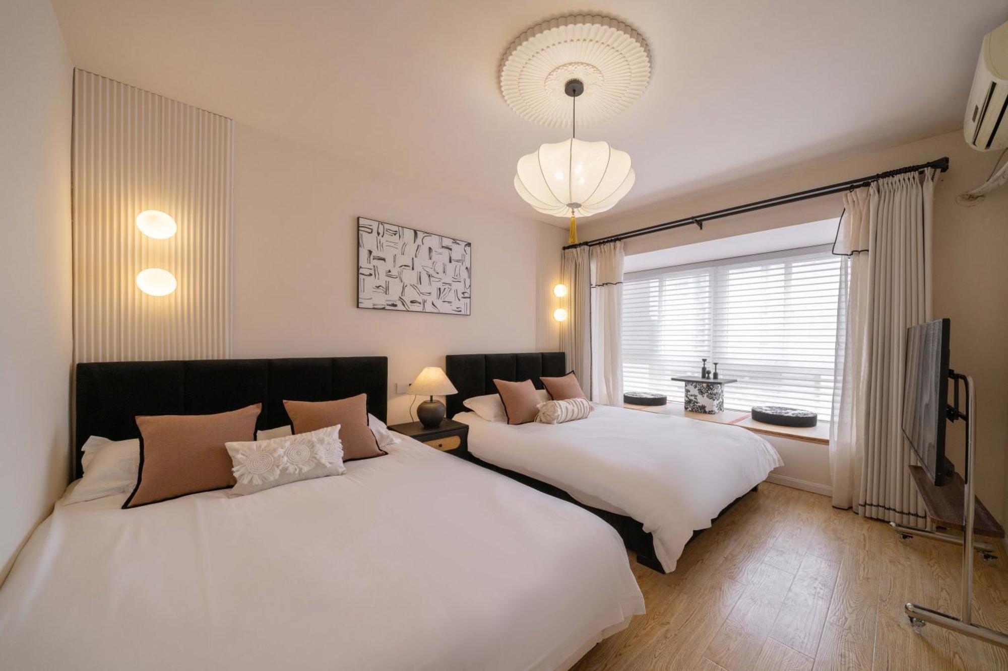 Moli B&b-right On Nanjing East Road The Bund 2-bedrooms With Elevator Ment Near The Subway Shanghai