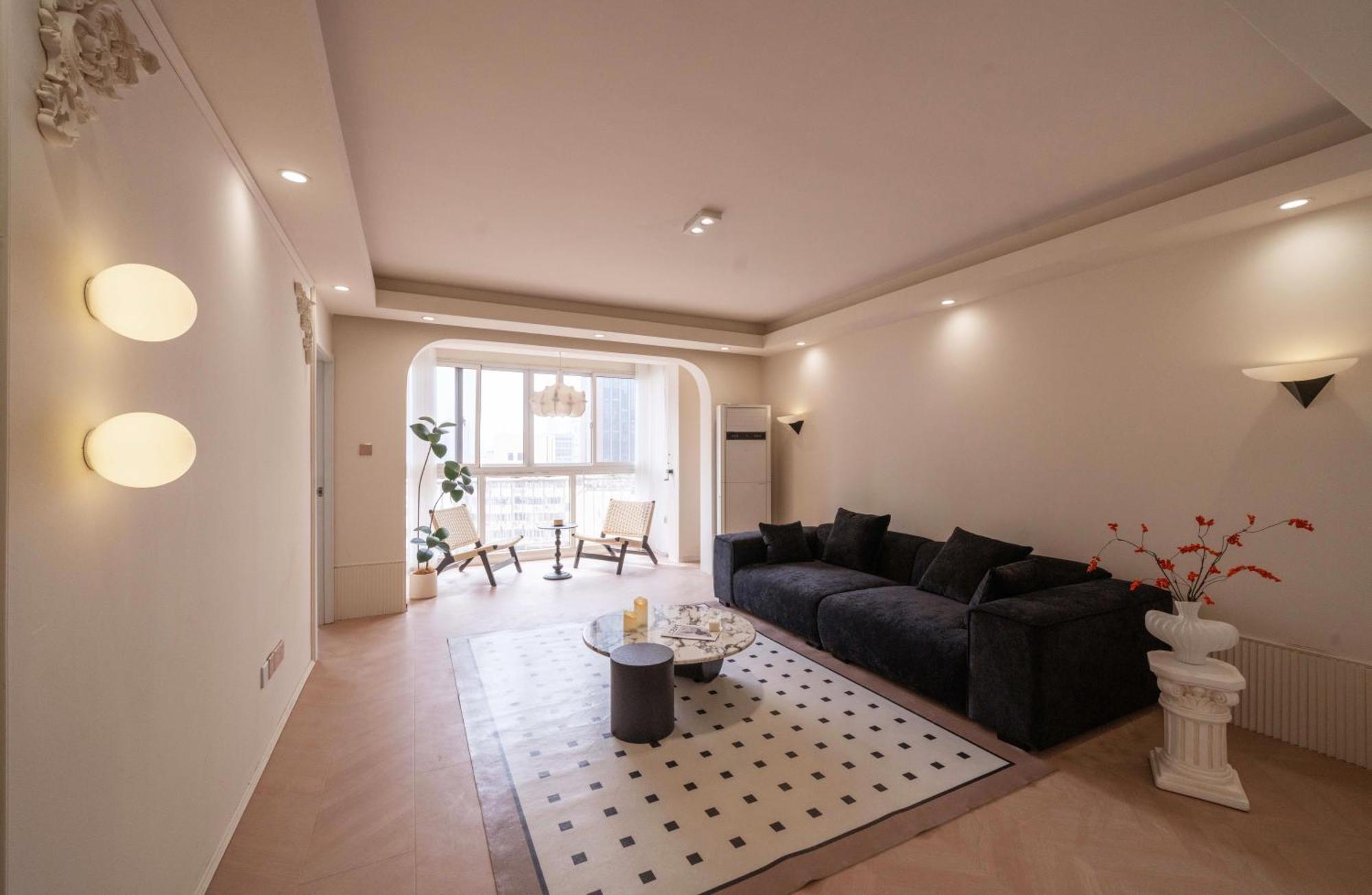 Moli B&b-right On Nanjing East Road The Bund 2-bedrooms With Elevator Ment Near The Subway Apartment