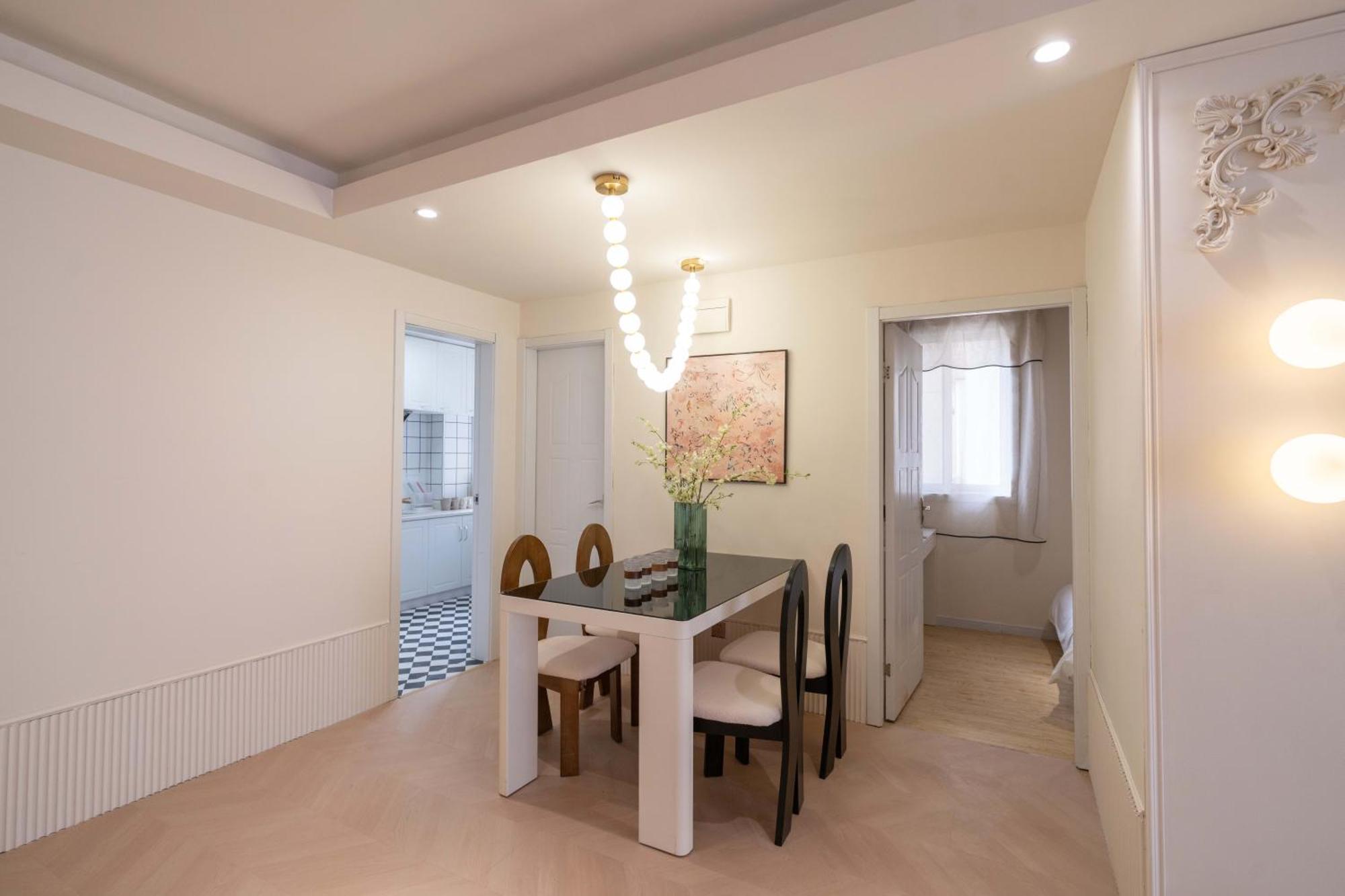 Moli B&b-right On Nanjing East Road The Bund 2-bedrooms With Elevator Ment Near The Subway * Shanghai