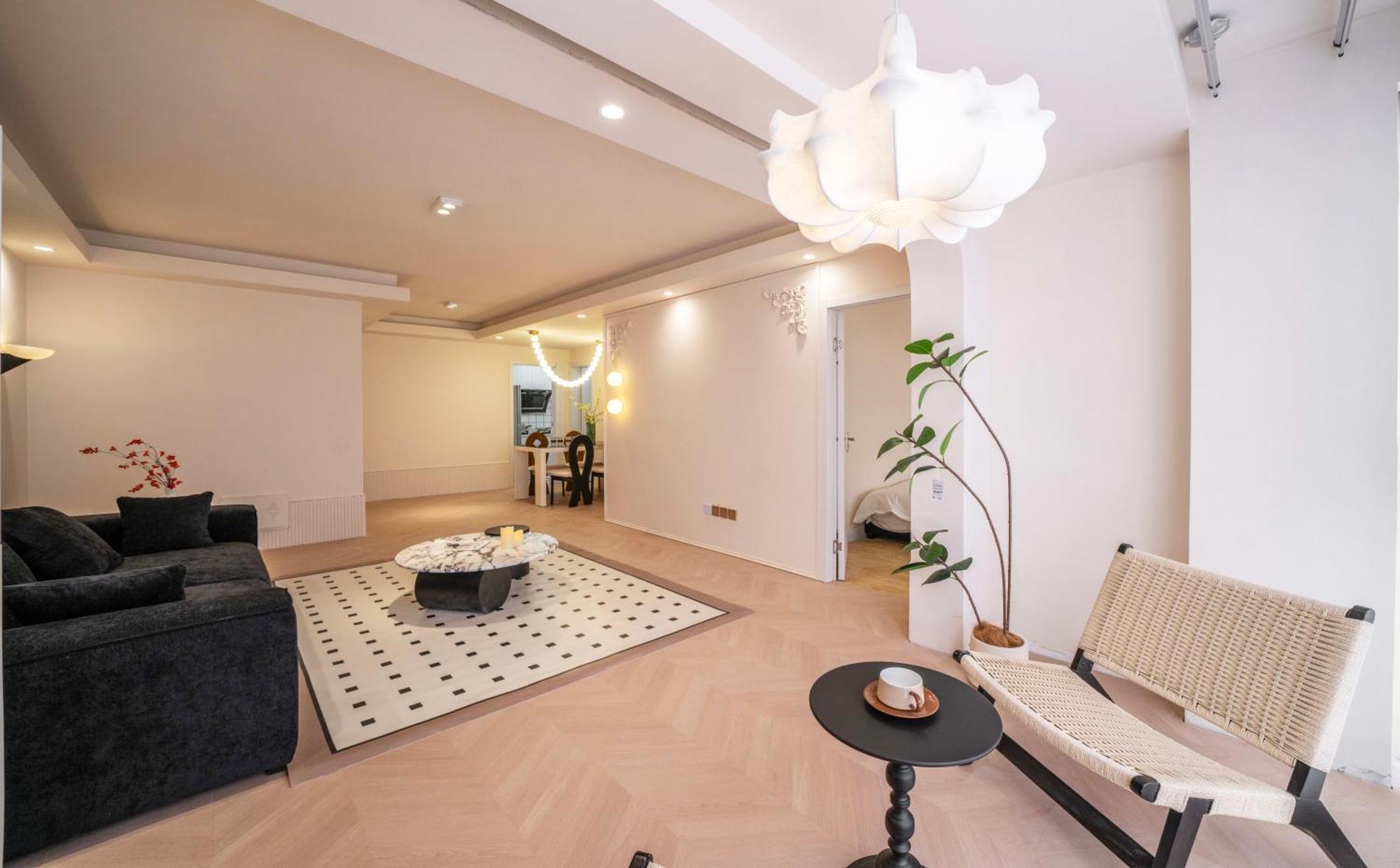 Apartment Moli B&b-right On Nanjing East Road The Bund 2-bedrooms With Elevator Ment Near The Subway *