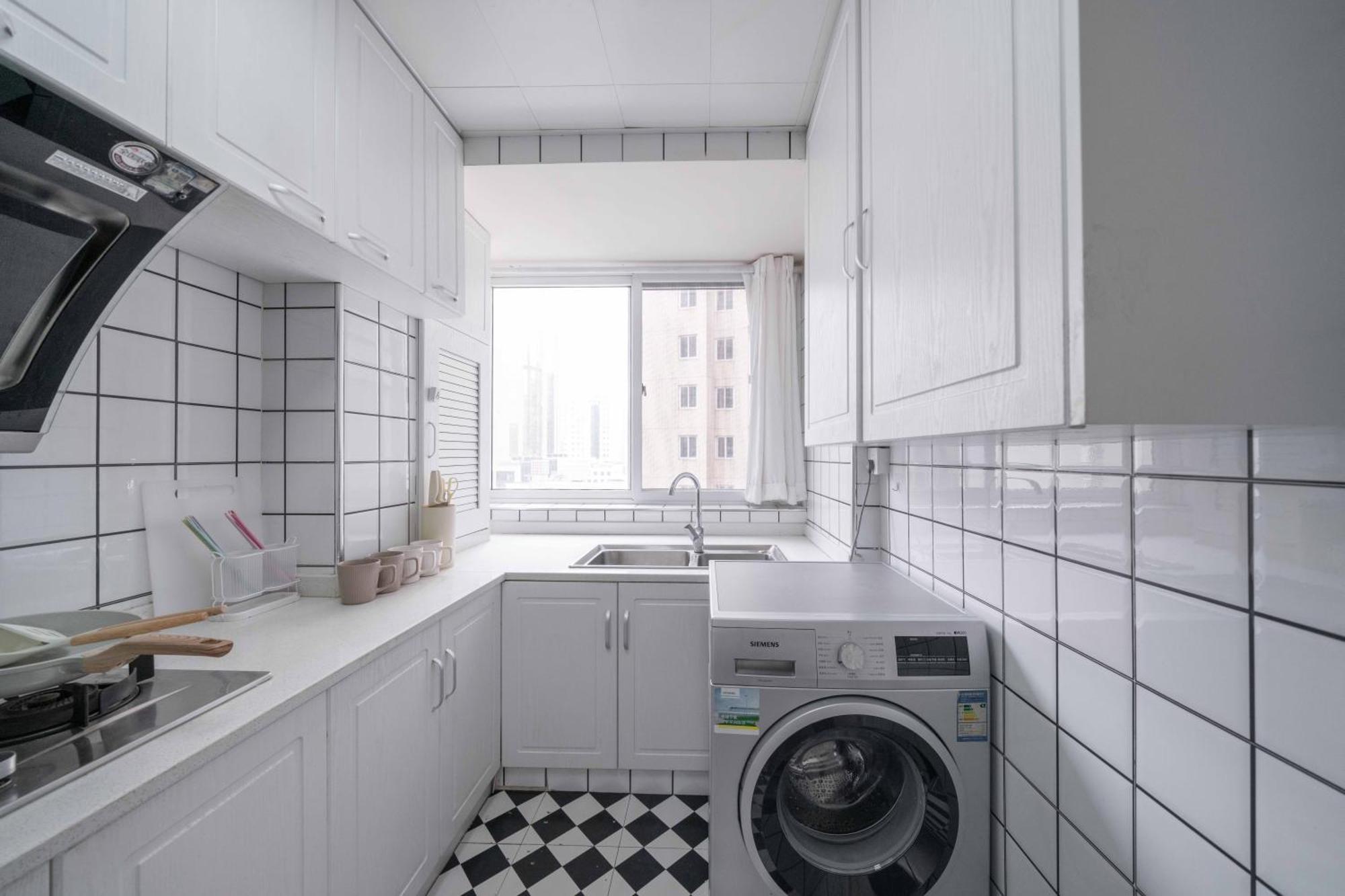 Moli B&b-right On Nanjing East Road The Bund 2-bedrooms With Elevator Ment Near The Subway Apartment Shanghai