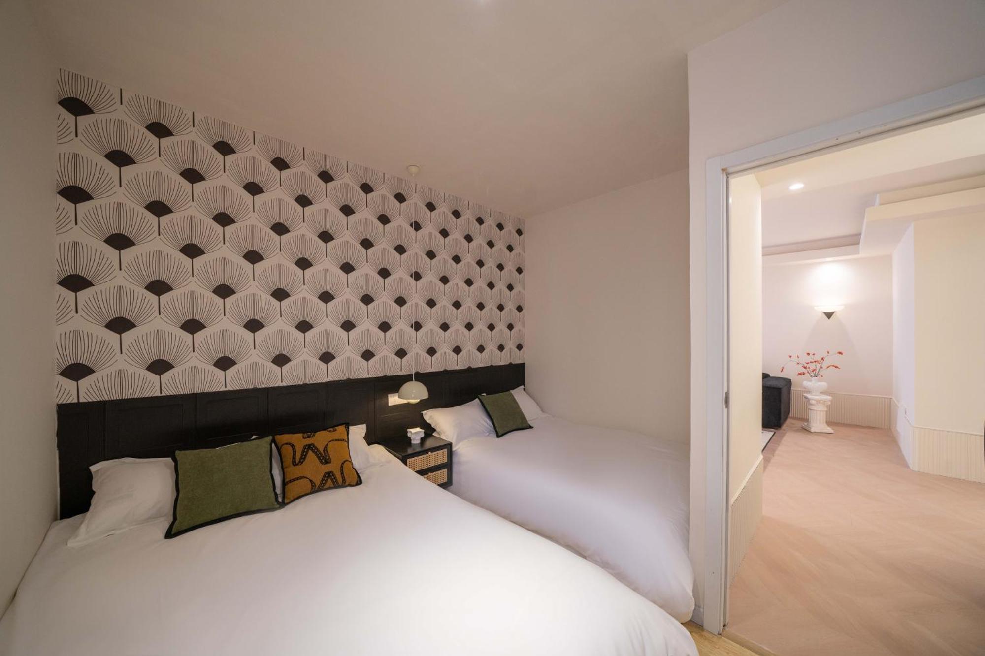 Moli B&b-right On Nanjing East Road The Bund 2-bedrooms With Elevator Ment Near The Subway Apartemen