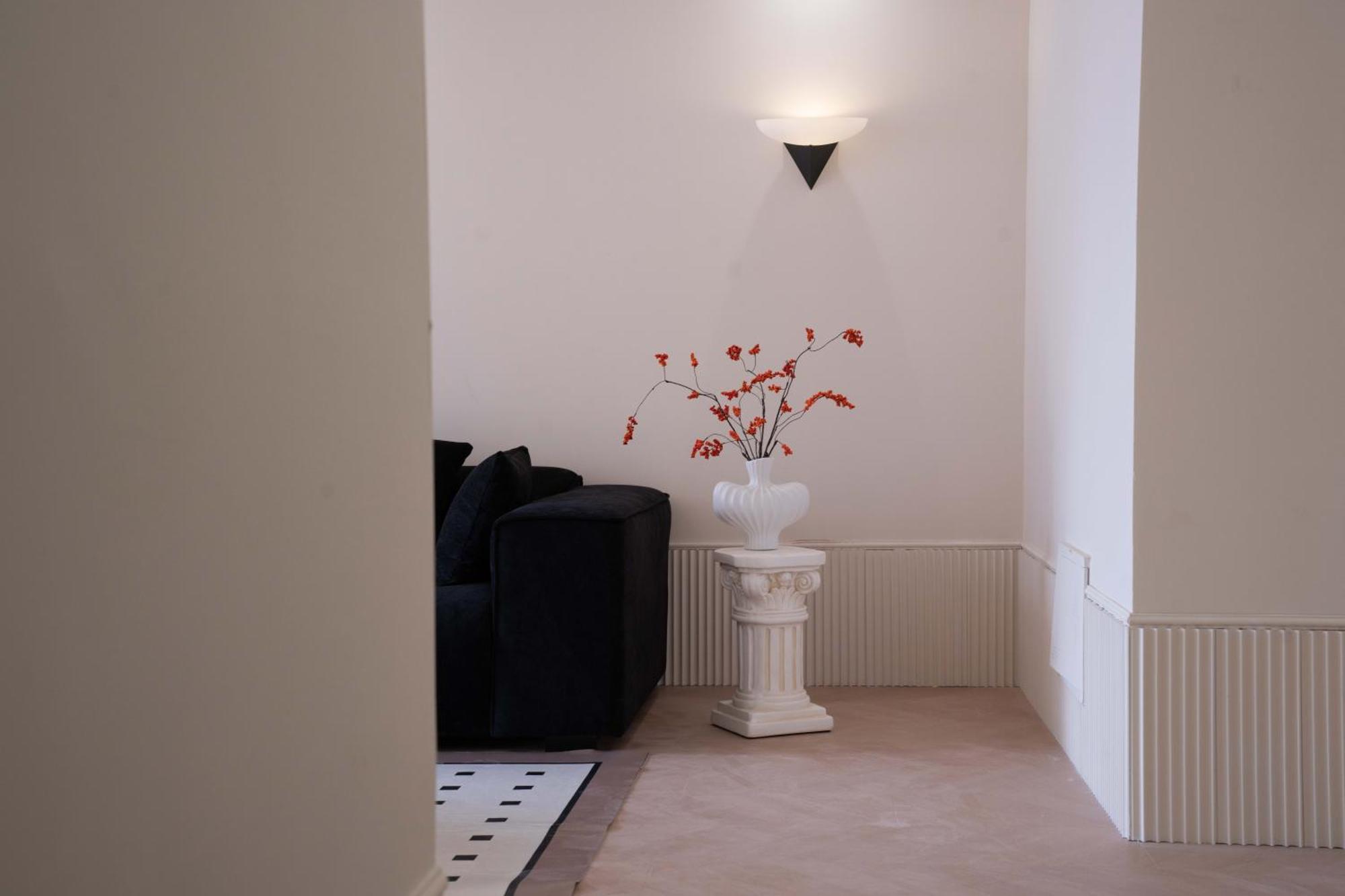 Apartment Moli B&b-right On Nanjing East Road The Bund 2-bedrooms With Elevator Ment Near The Subway