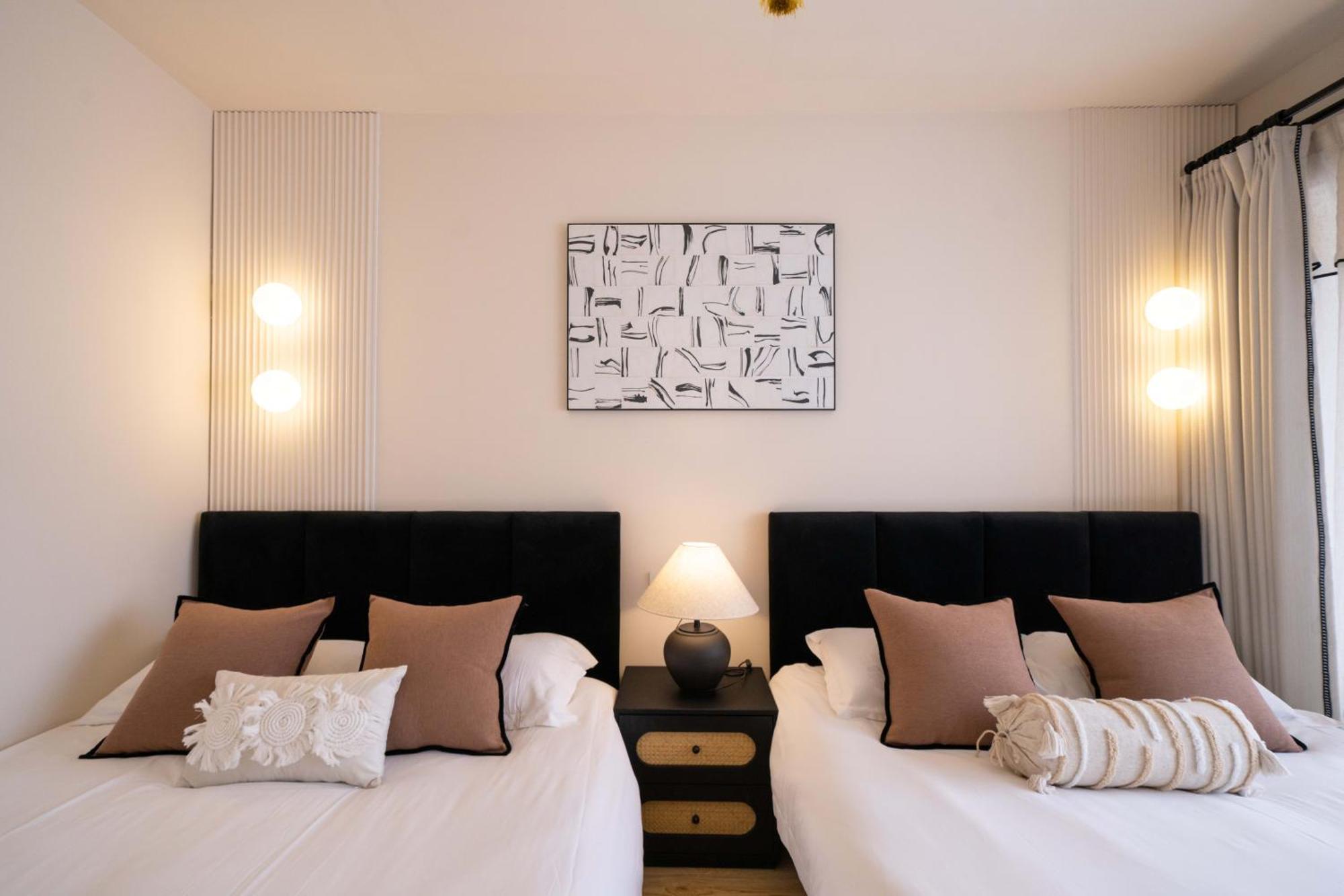 Apartment Moli B&b-right On Nanjing East Road The Bund 2-bedrooms With Elevator Ment Near The Subway *