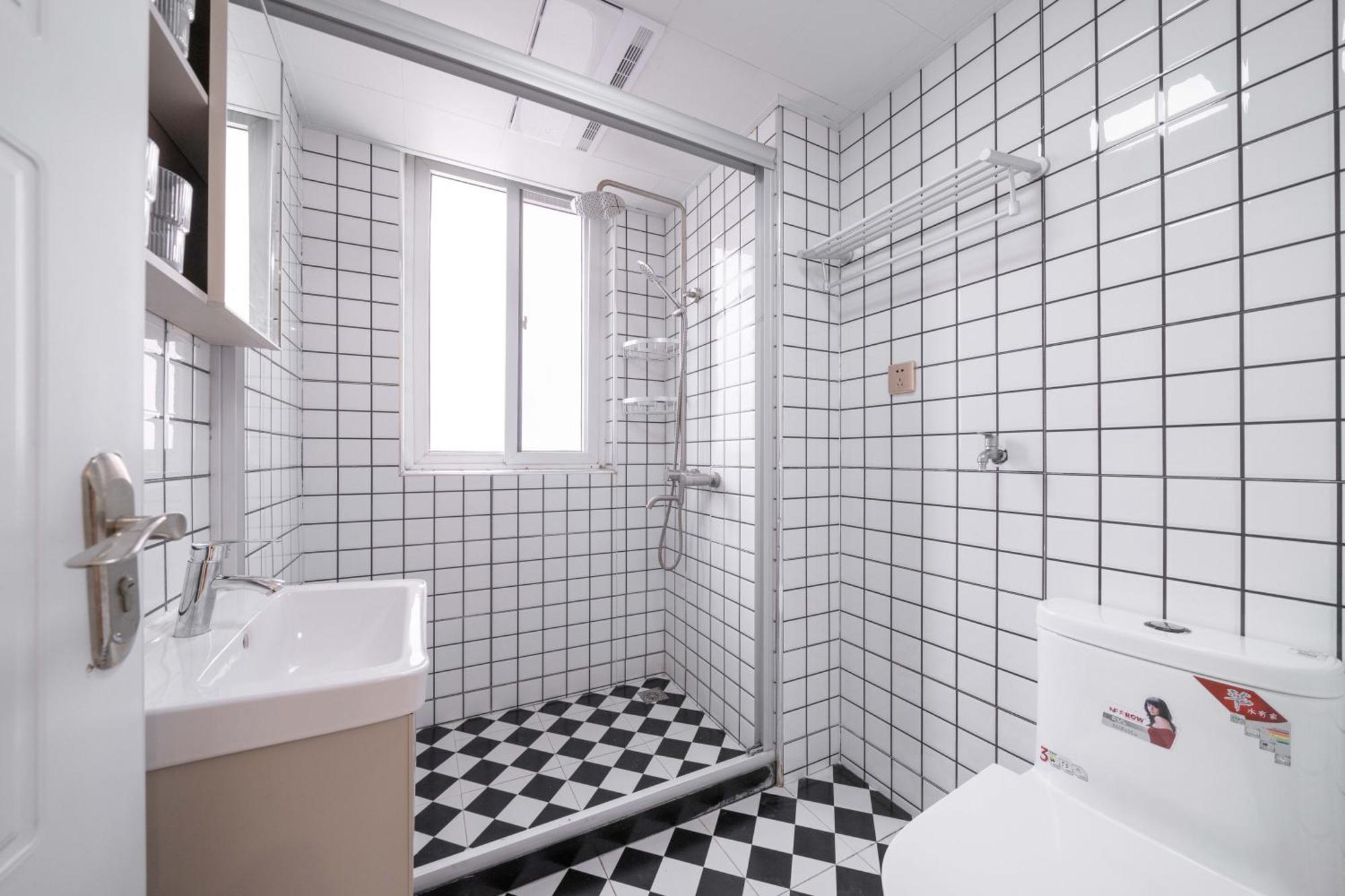 Moli B&b-right On Nanjing East Road The Bund 2-bedrooms With Elevator Ment Near The Subway *