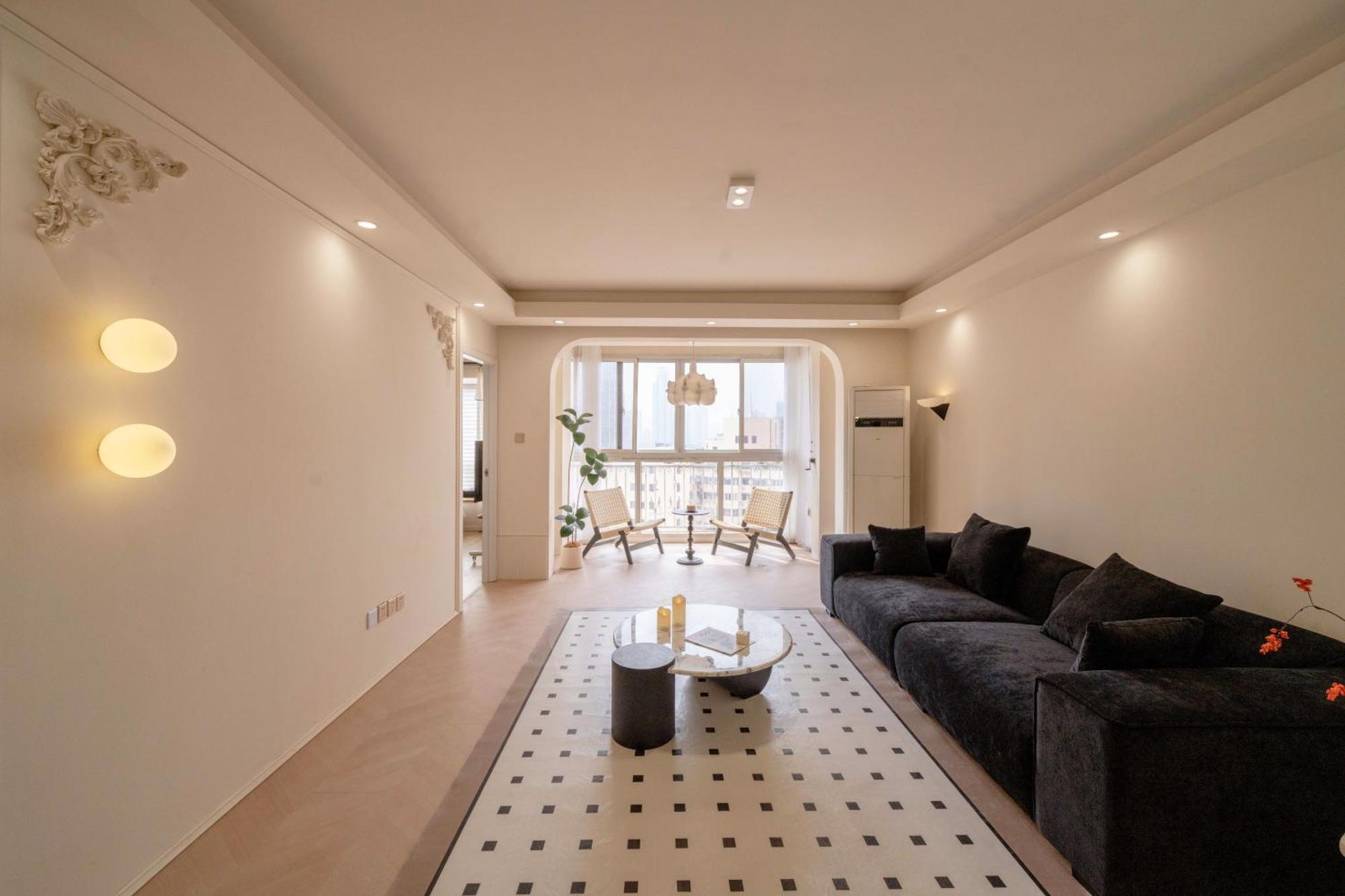 Moli B&b-right On Nanjing East Road The Bund 2-bedrooms With Elevator Ment Near The Subway Apartment