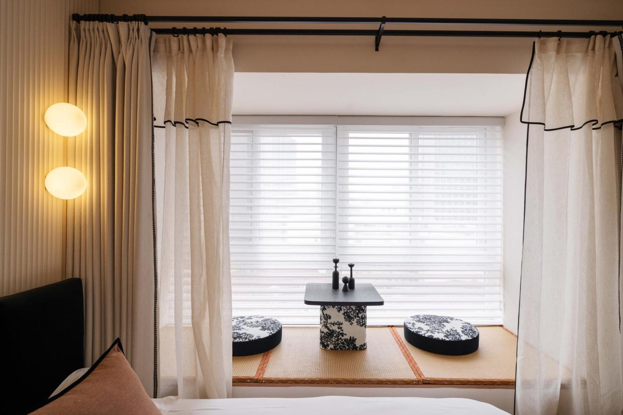 Apartment Moli B&b-right On Nanjing East Road The Bund 2-bedrooms With Elevator Ment Near The Subway *