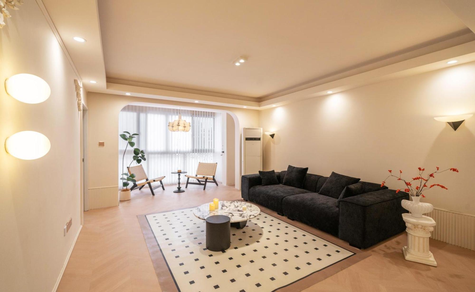 Moli B&b-right On Nanjing East Road The Bund 2-bedrooms With Elevator Ment Near The Subway Apartment