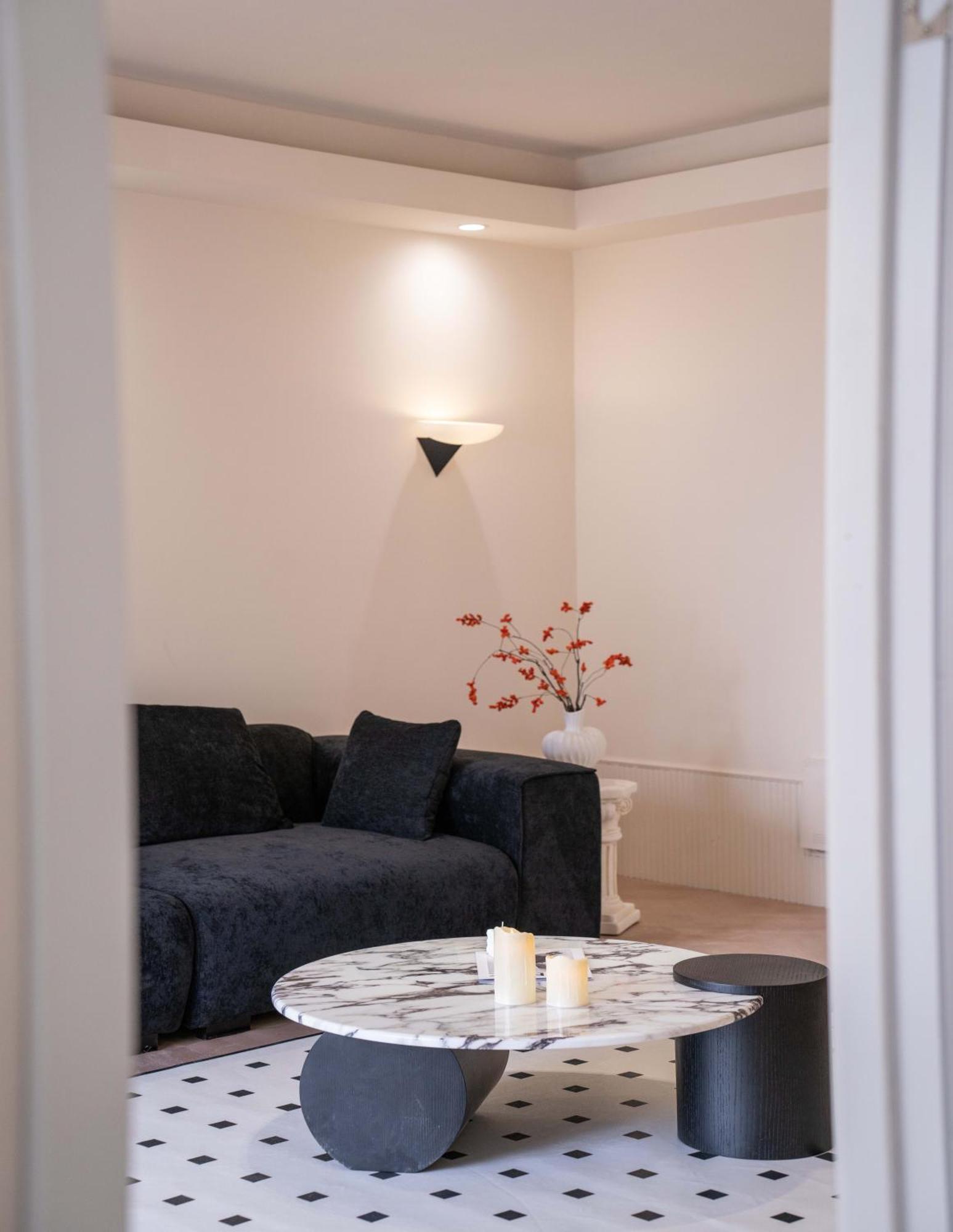 Apartment Moli B&b-right On Nanjing East Road The Bund 2-bedrooms With Elevator Ment Near The Subway Shanghai